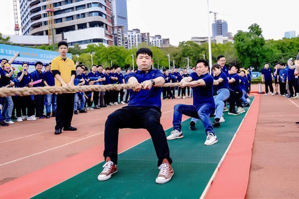 单人多向拔河