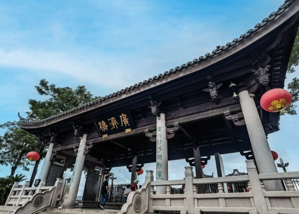 广济桥牌坊门楼