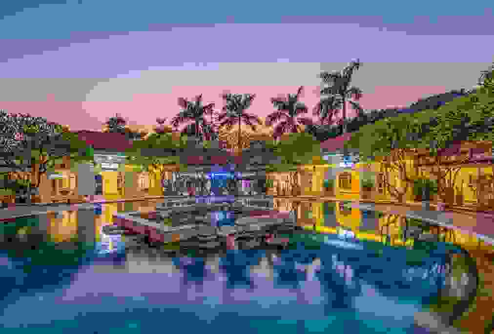 温泉池黄昏