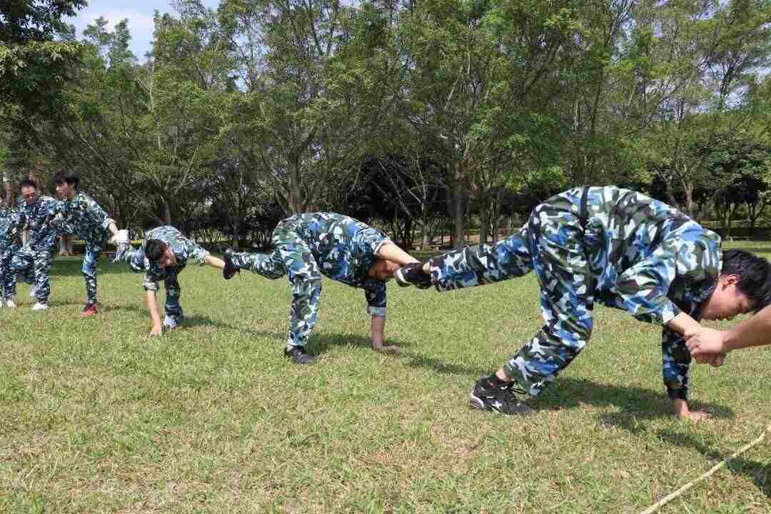 怪兽过河