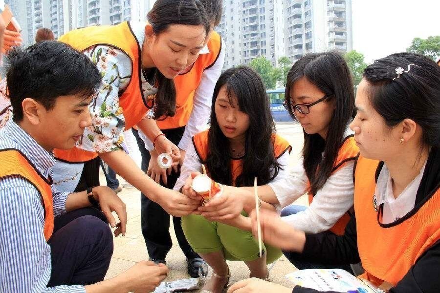 鸡蛋飞行器