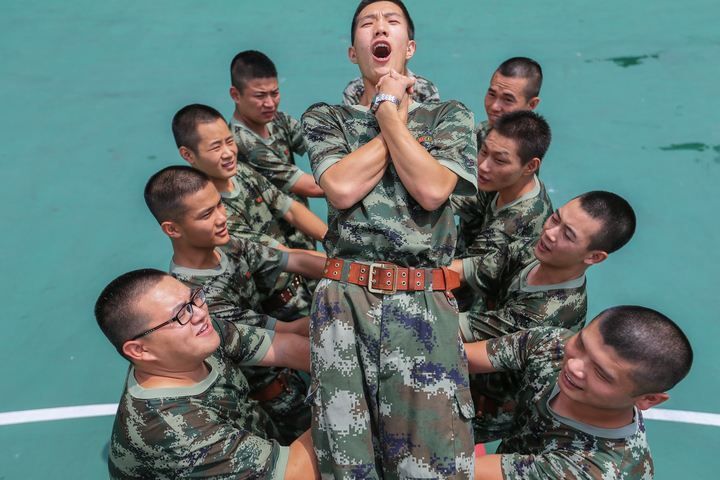 信任背摔