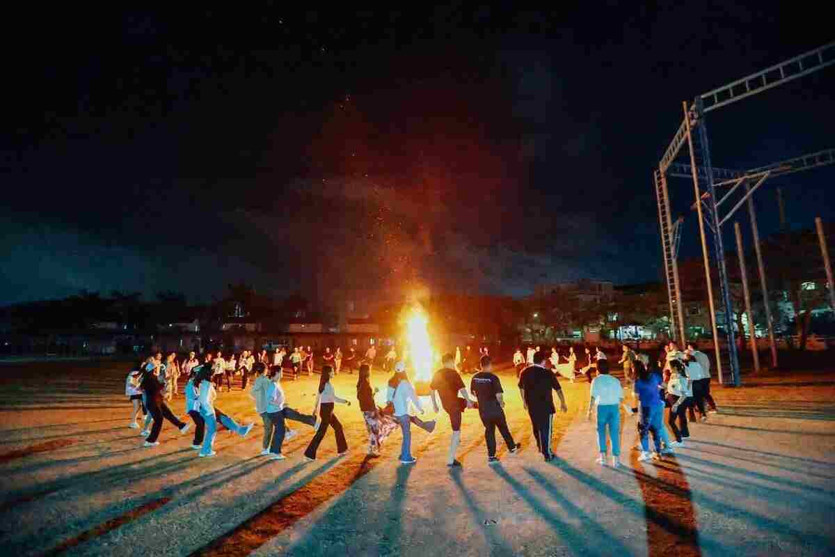 篝火晚会