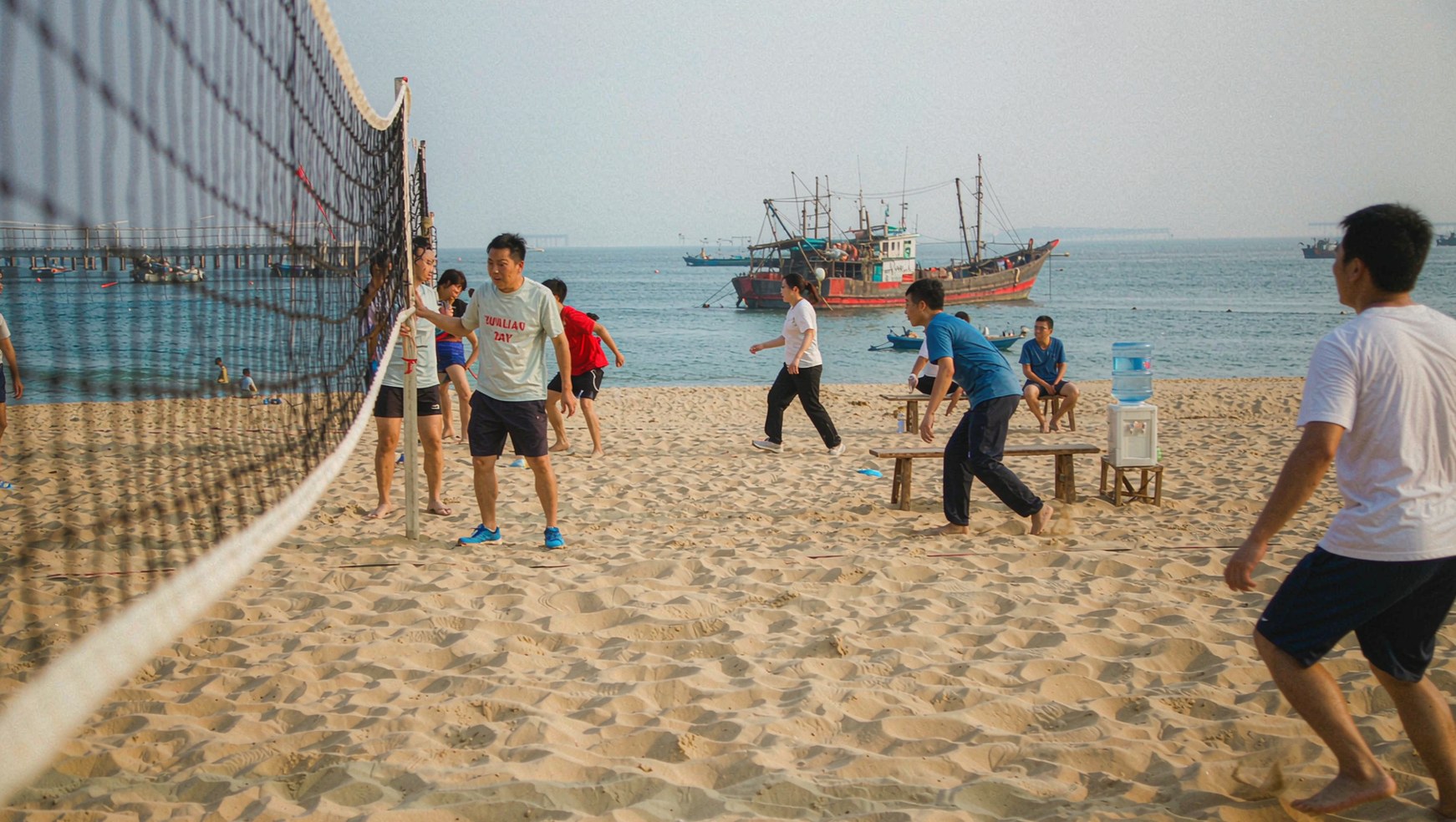 深圳团建活动-巽寮湾海边度假团建沙滩场景